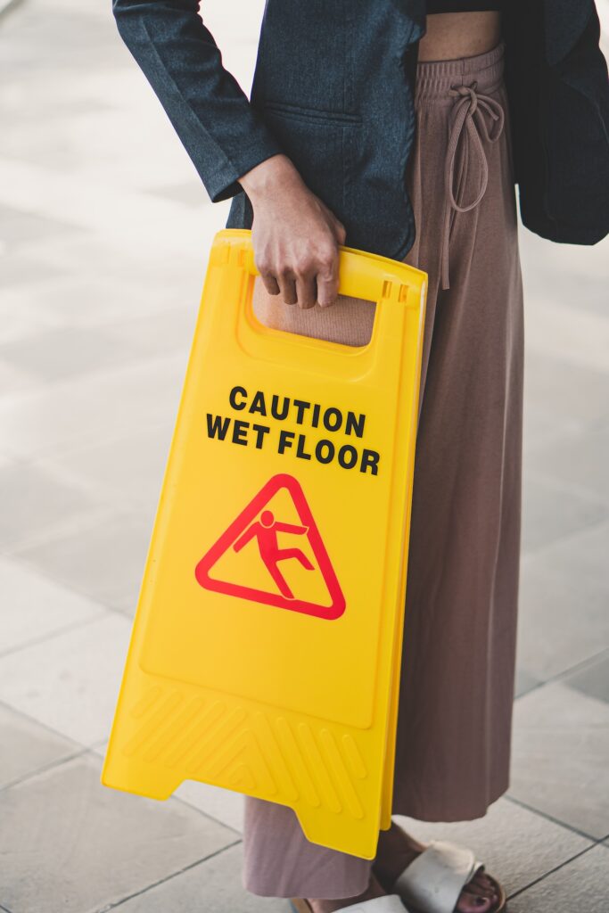 slip and fall warning sign